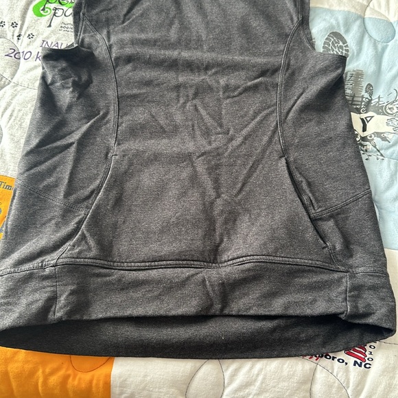 Lululemon Blissed Out Sleeveless Hoodie Heathered Black/Gray Sz 4! - Picture 5 of 10